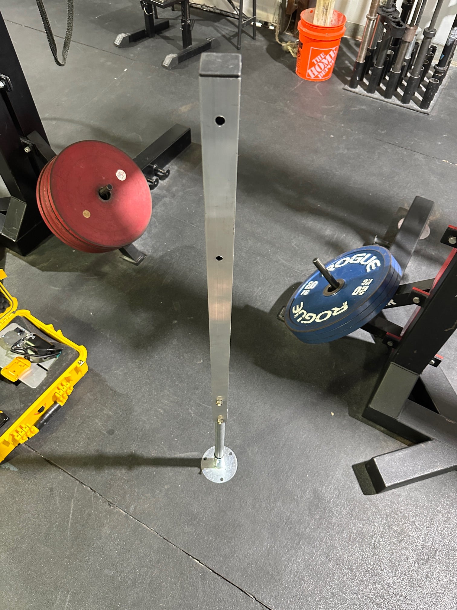 Stand-alone knee wrap roller